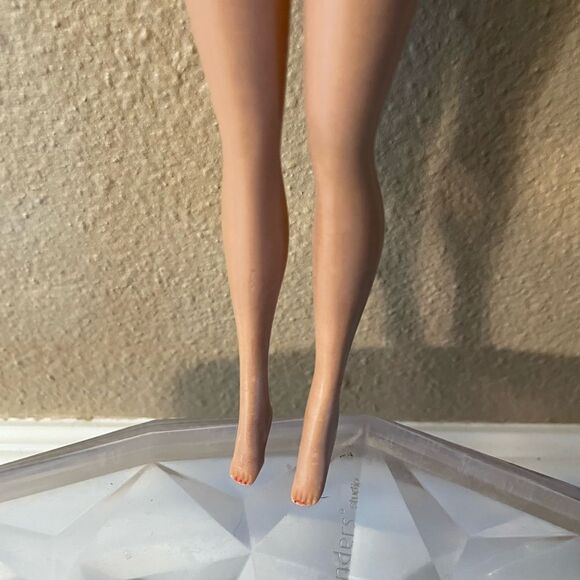 Midge 1960’s Bubble Cut Barbie Doll - Picture 8 of 13